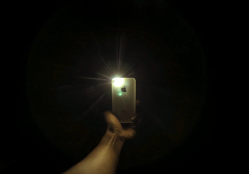 When to Avoid Using the Flash on Your Phone Camera?